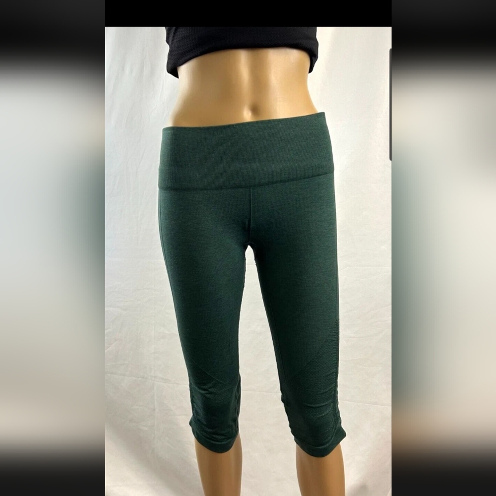 Lululemon Green Capri Leggings